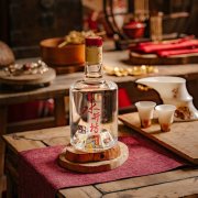 应结合自身的需求和预算来进行决策