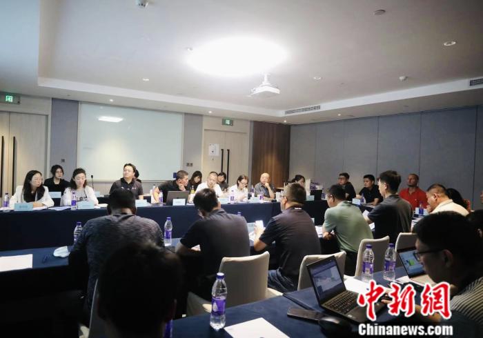 国际雪联官员考察北京大跳台世界杯筹备工作