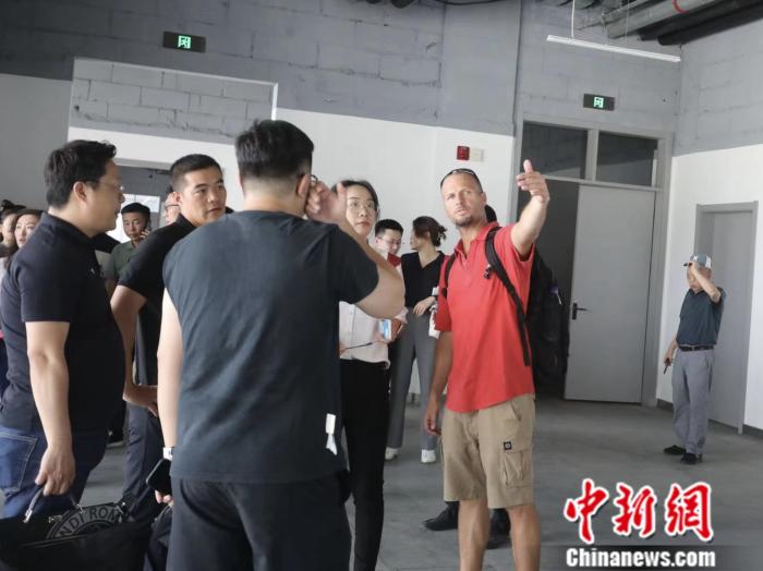 国际雪联官员考察北京大跳台世界杯筹备工作