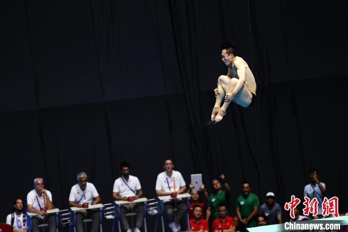 王宗源半决赛稳居头名 龙道一晋级决赛展现潜力