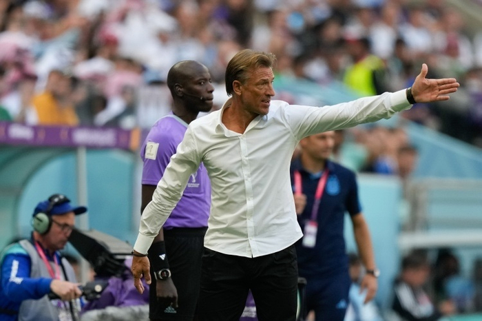 沙特国家队换帅引热议 德国杯半决赛斯图加特险